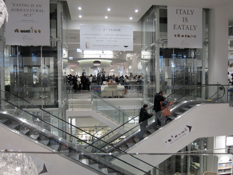 Eataly in Chicago (view of the second floor)