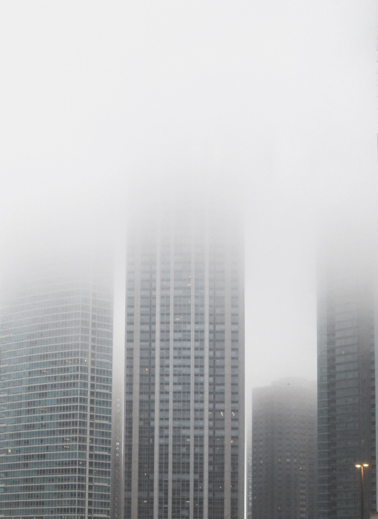 Strong air: Chicago skyscrapers shrouded in spring fog