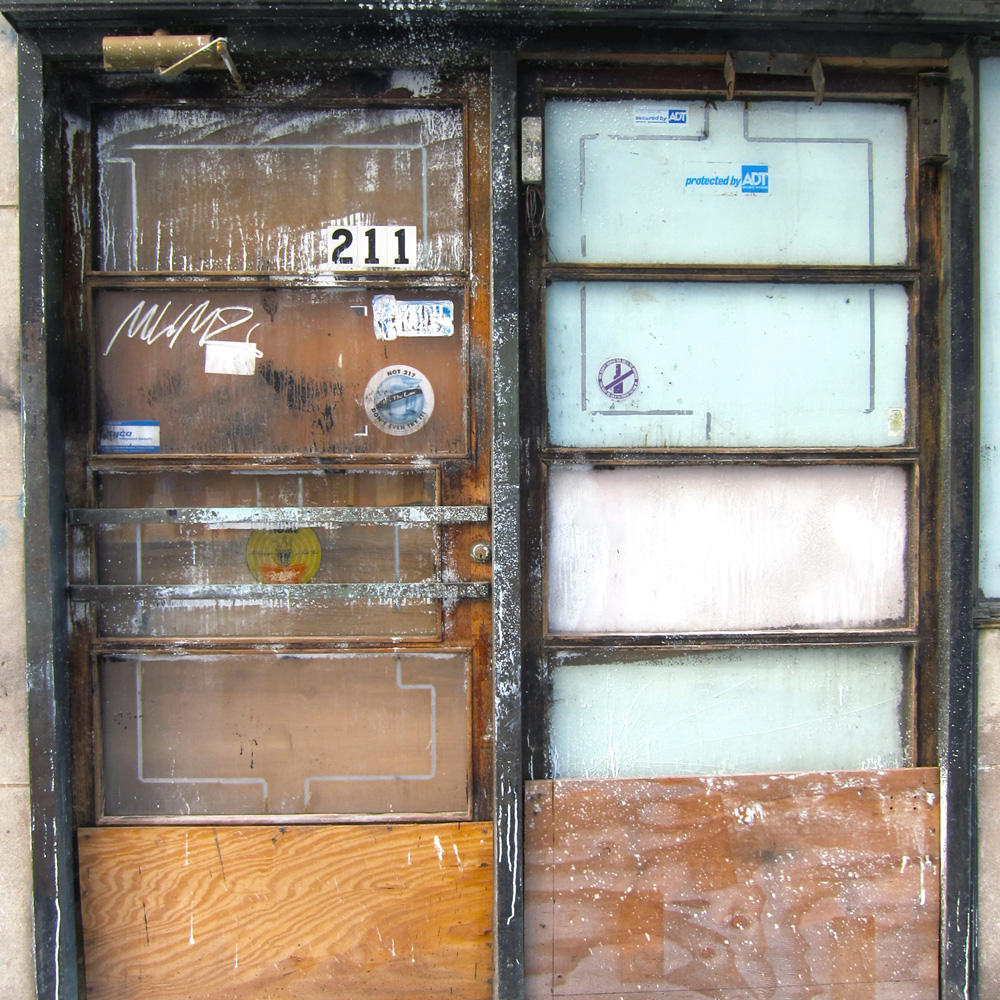 The doors of Cal's Liquor (Chicago), © 2014 Celia Her City